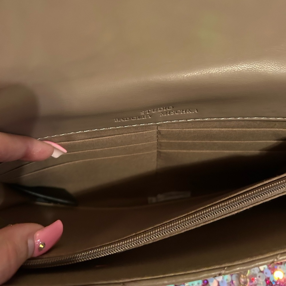 Elegant Olive Quilted Shoulder Bag - Picture 8 of 8